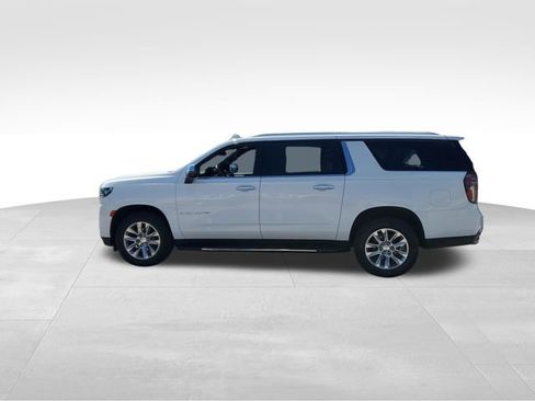 Used 2023 Chevrolet Suburban Premier RWD image 7