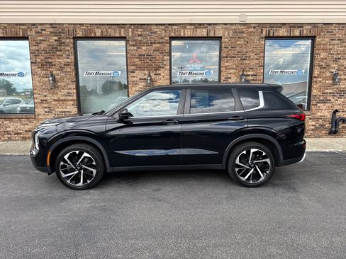 Used 2022 Mitsubishi Outlander SE AWD/4WD image 2