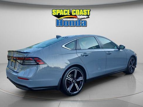 Used 2023 Honda Accord Sport image 11