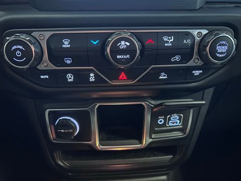 Used 2023 Jeep Gladiator Sport AWD/4WD image 14