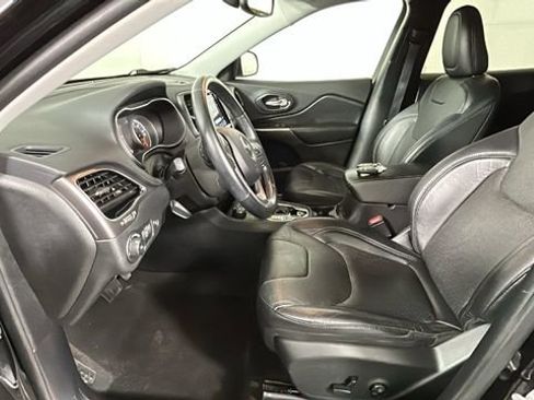 Used 2020 Jeep Cherokee Limited AWD/4WD image 12
