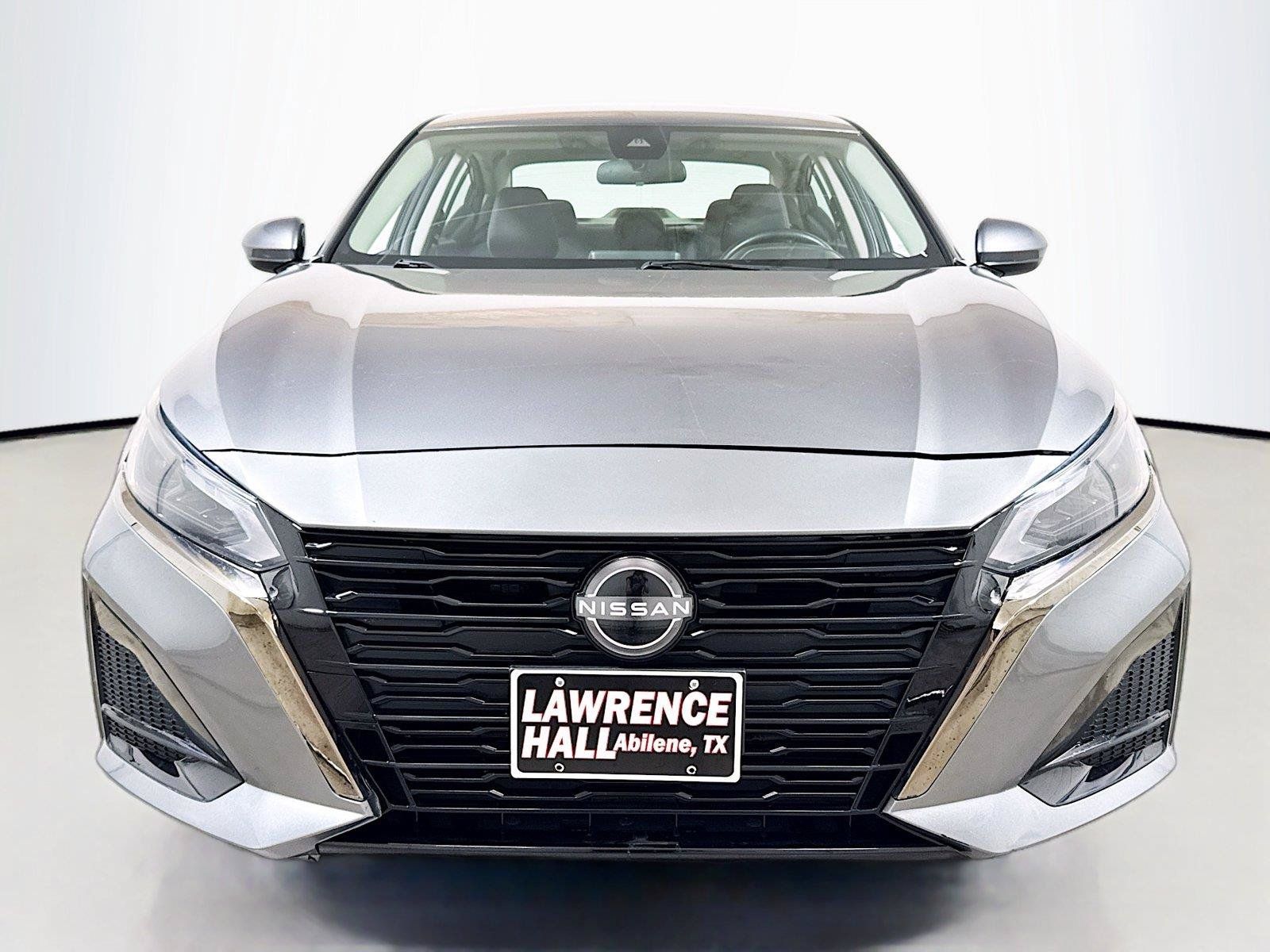 Used 2023 Nissan Altima 2.5 SV FWD image 2