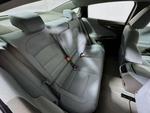 Used 2017 Chevrolet Malibu LT image 24