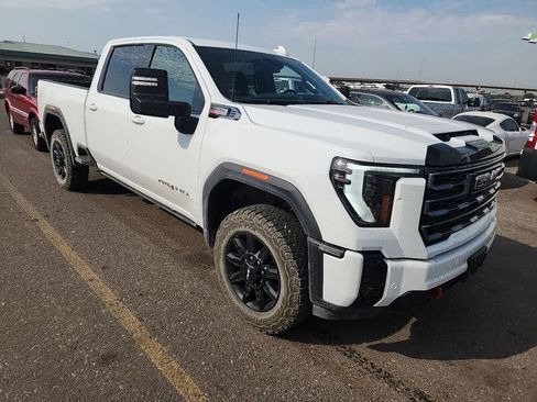 Used 2025 GMC Sierra 2500 AT4 AWD/4WD image 1