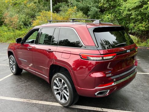 Used 2023 Jeep Grand Cherokee Overland w/ Luxury Tech Group IV AWD/4WD image 3