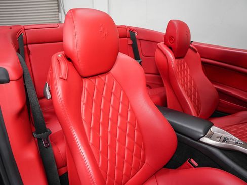 Used 2010 Ferrari California RWD image 30