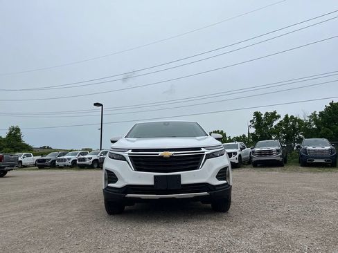 Used 2024 Chevrolet Equinox LT AWD/4WD image 3