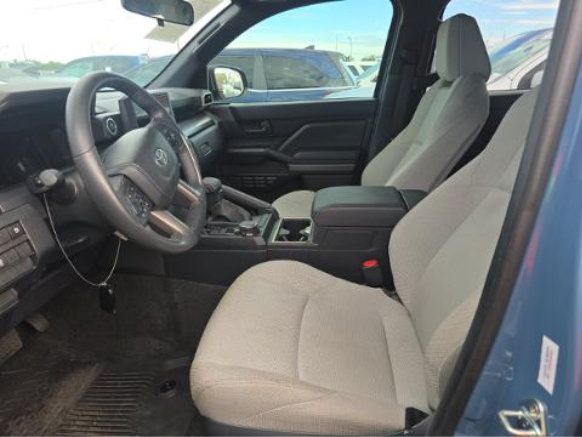 Used 2025 Toyota 4Runner SR5 AWD/4WD image 4