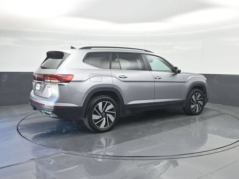 Used 2025 Volkswagen Atlas SE AWD/4WD image 15
