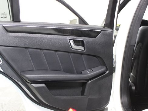 Used 2013 Mercedes-Benz E 350 Sedan image 29