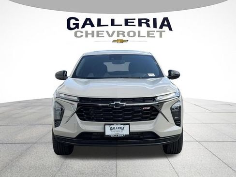 New 2026 Chevrolet Trax RS w/ Sunroof Package FWD image 3