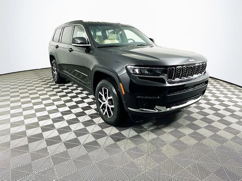 Certified 2025 Jeep Grand Cherokee L Limited w/ Luxury Tech Group II image 2