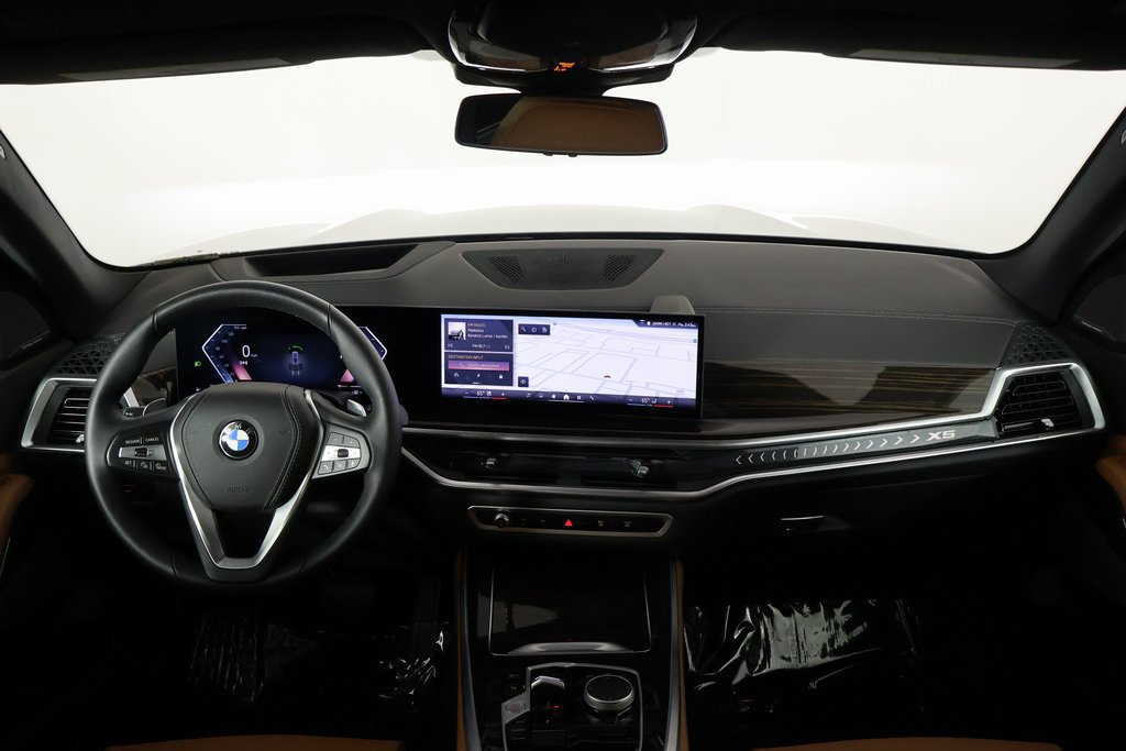 Certified 2026 BMW X5 sDrive40i w/ Climate Comfort Package RWD image 8