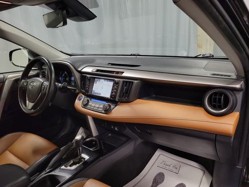 Used 2017 Toyota RAV4 Limited image 26