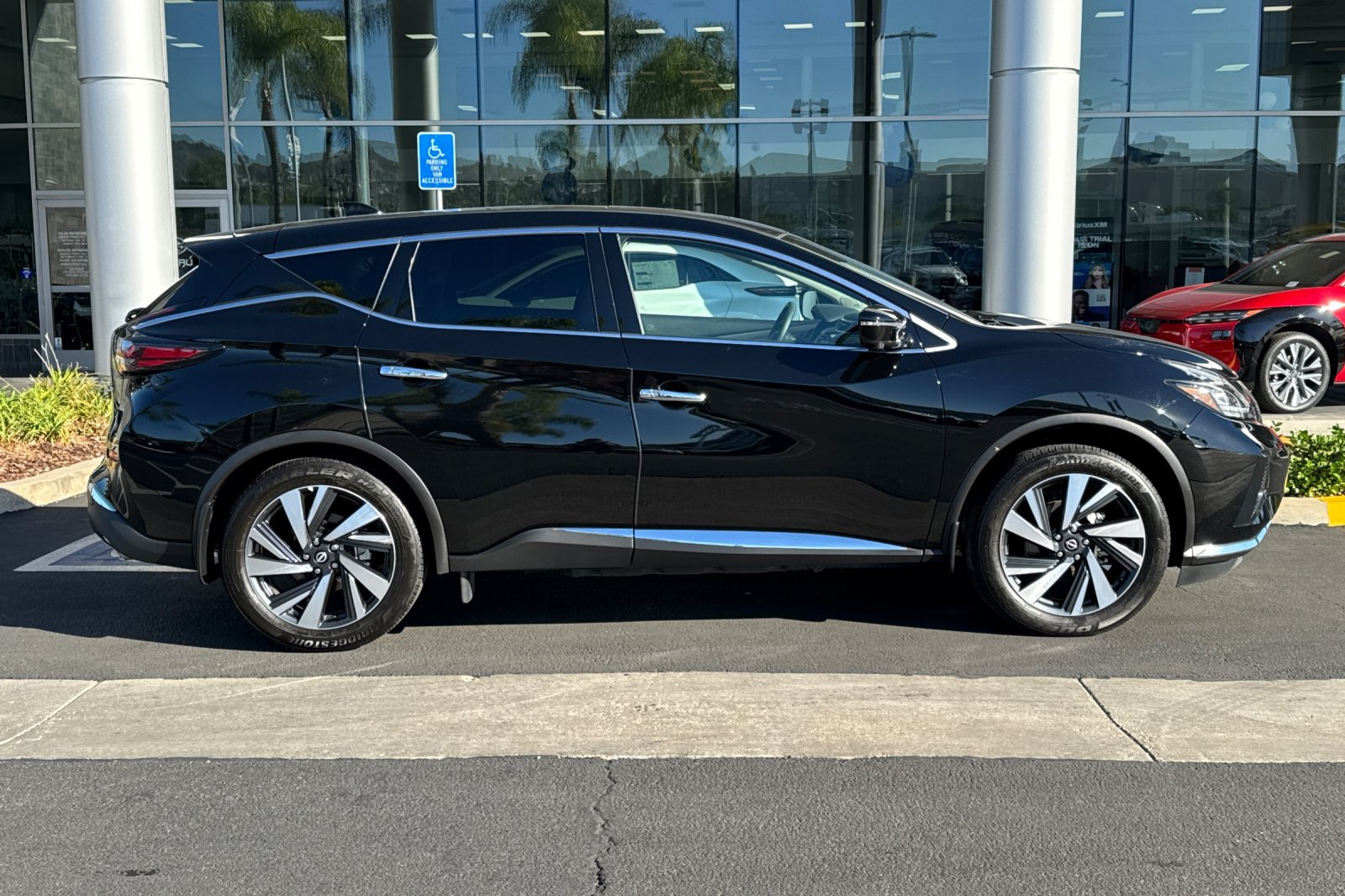 Used 2024 Nissan Murano SL AWD/4WD image 3