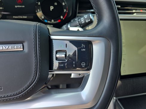 Certified 2025 Land Rover Range Rover SE AWD/4WD image 30