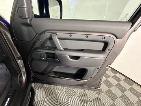 Used 2025 Land Rover Defender 110 AWD/4WD image 44