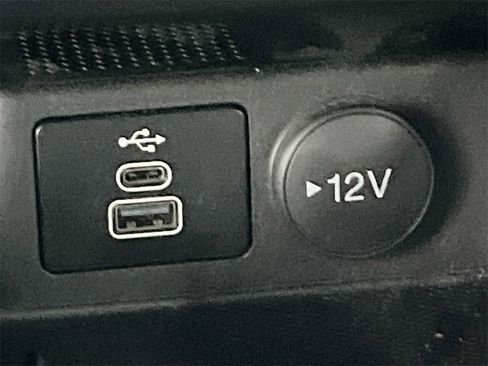 Used 2025 Ford Escape ST-Line image 19