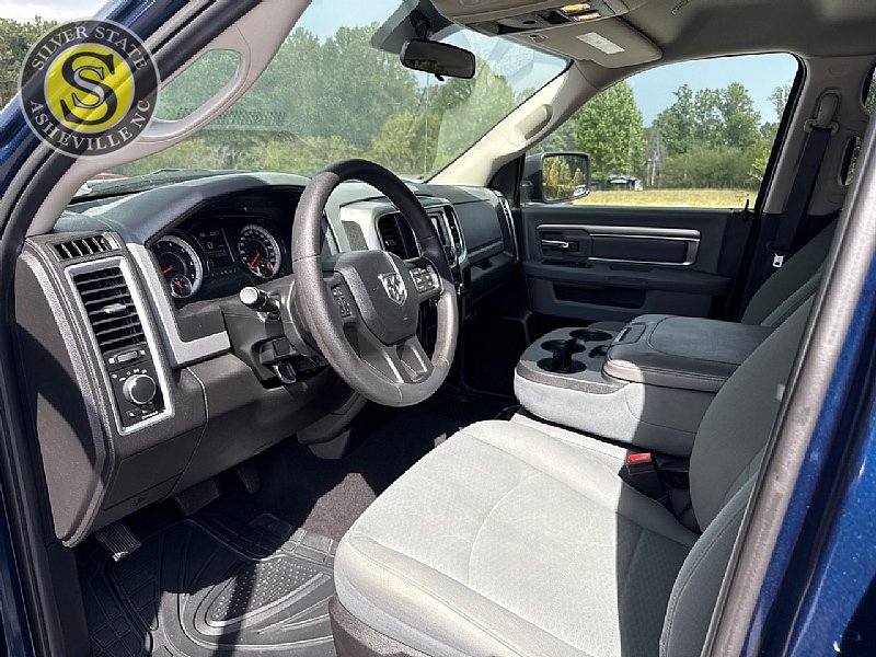 Used 2020 RAM 1500 Classic SLT AWD/4WD image 10