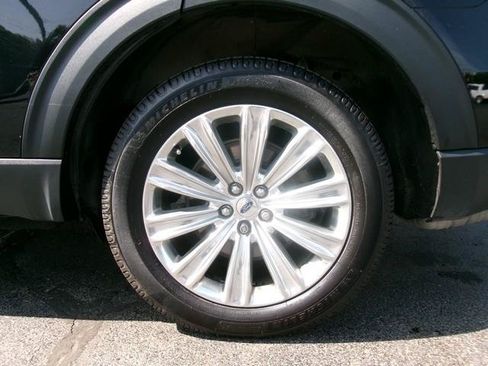 Used 2022 Ford Explorer Limited AWD/4WD image 9