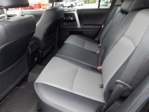 Used 2024 Toyota 4Runner SR5 Premium w/ Moonroof Package AWD/4WD image 5