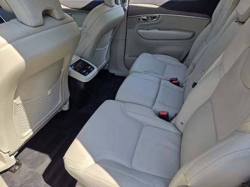 Certified 2025 Volvo XC90 B5 Ultra w/ Protection Package Premier image 31