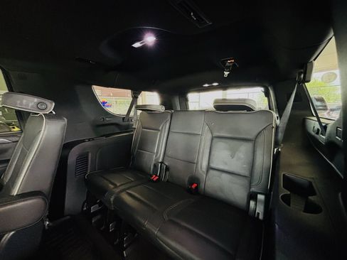 Used 2023 GMC Yukon XL SLT AWD/4WD image 36