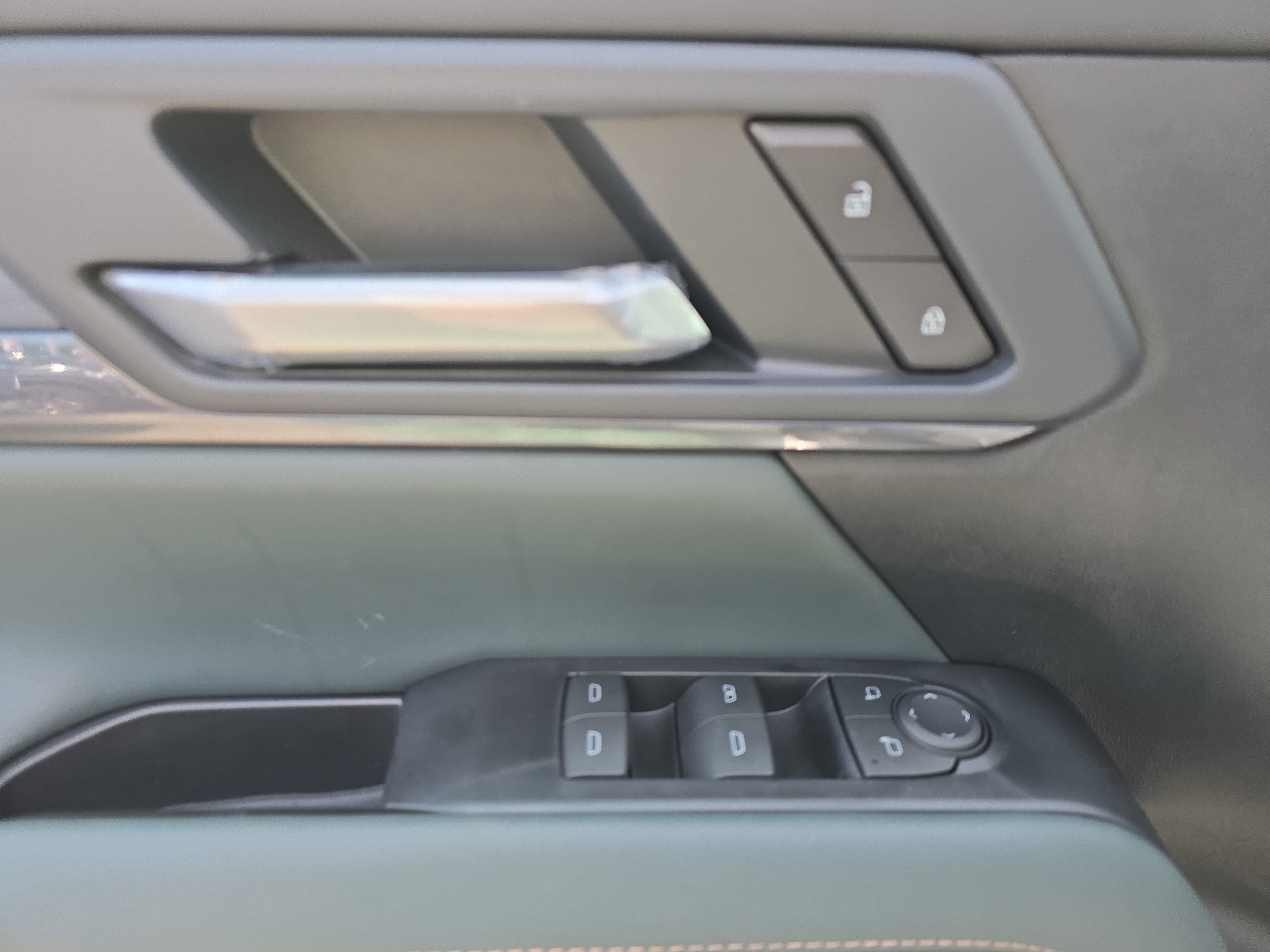 New 2027 GMC Terrain AT4 w/ LPO, Floor Liner Package AWD/4WD image 16