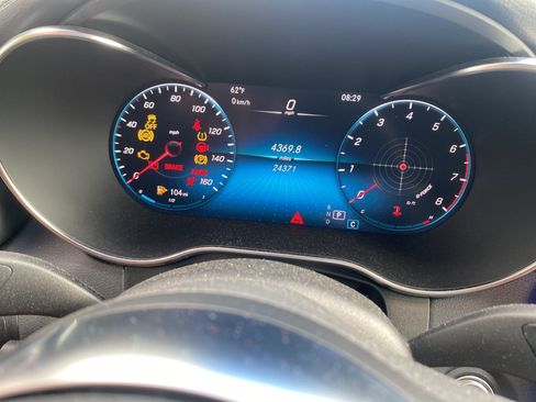 Used 2023 Mercedes-Benz GLC 300 4MATIC Coupe image 7