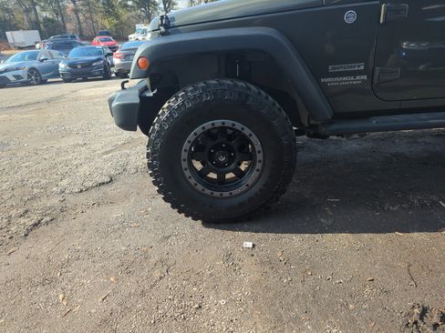 Used 2015 Jeep Wrangler Unlimited Sport w/ Quick Order Package 24S image 13