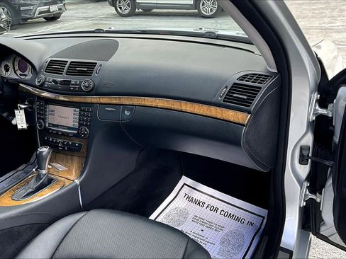 Used 2007 Mercedes-Benz E 350 4MATIC Sedan image 18