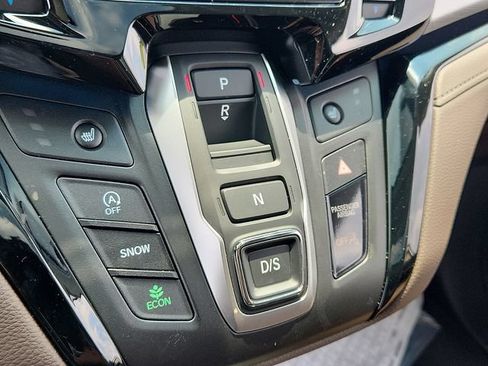 New 2026 Honda Odyssey Touring image 15