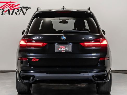 Used 2022 BMW X7 xDrive40i w/ M Sport Package image 4