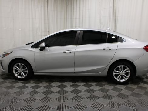 Used 2019 Chevrolet Cruze LT w/ Convenience Package FWD image 33