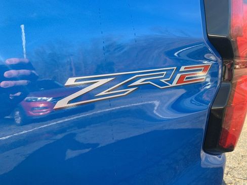 Used 2024 Chevrolet Colorado ZR2 w/ Technology Package image 16