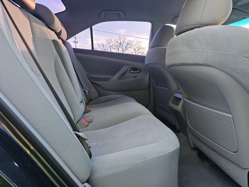 Used 2011 Toyota Camry image 20