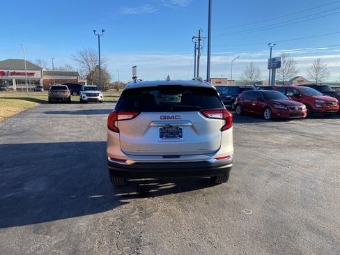Used 2022 GMC Terrain SLT w/ Tech Package image 5