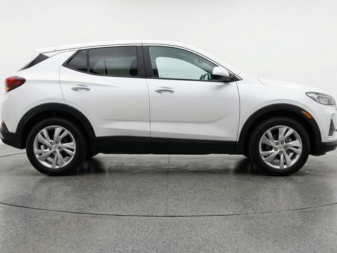 Used 2025 Buick Encore GX Preferred image 11