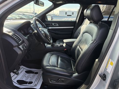 Used 2017 Ford Explorer XLT w/ Equipment Group 202A image 18