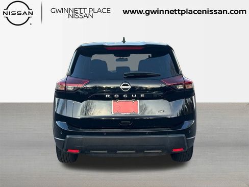Used 2024 Nissan Rogue S image 6