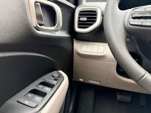 New 2026 Hyundai Venue SEL image 24