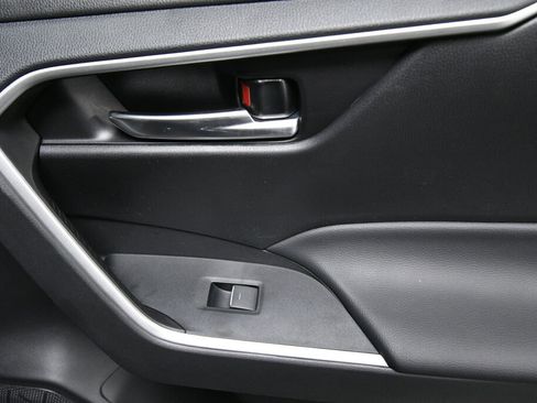 Used 2025 Toyota RAV4 XLE image 26