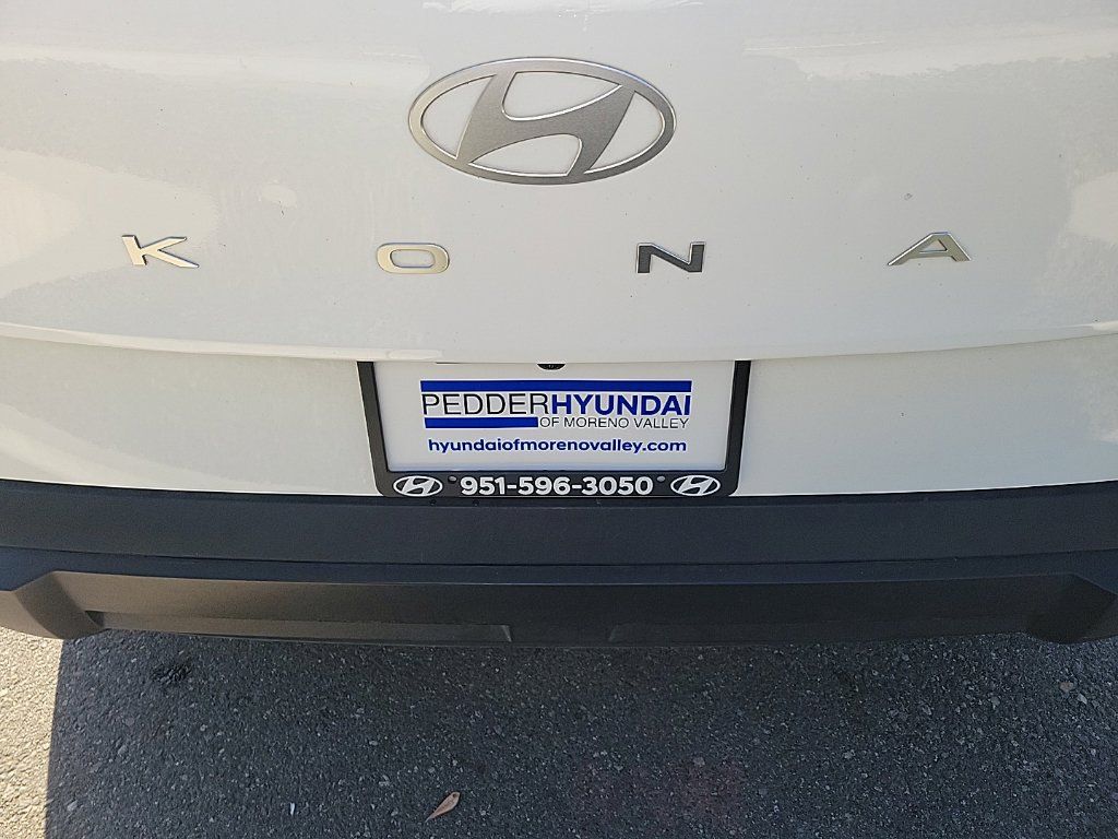 Certified 2025 Hyundai Kona SEL FWD image 7