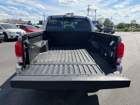Used 2019 Toyota Tacoma TRD Off-Road image 33