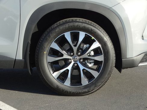 New 2026 Toyota Grand Highlander Limited image 4