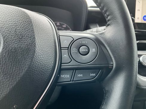 Used 2024 Toyota Corolla Cross LE image 21