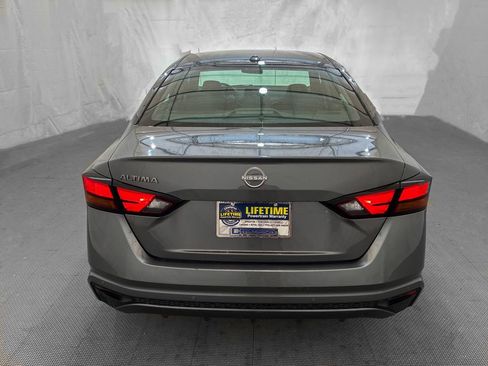 Used 2025 Nissan Altima 2.5 SV FWD image 6
