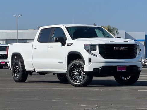 Used 2023 GMC Sierra 1500 Elevation AWD/4WD image 2
