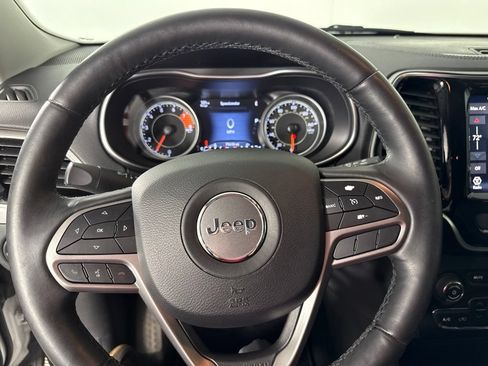 Used 2019 Jeep Cherokee Limited AWD/4WD image 25