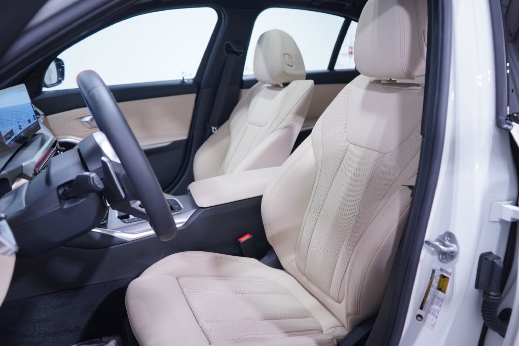 New 2026 BMW M340i w/ Shadowloine Package RWD image 7